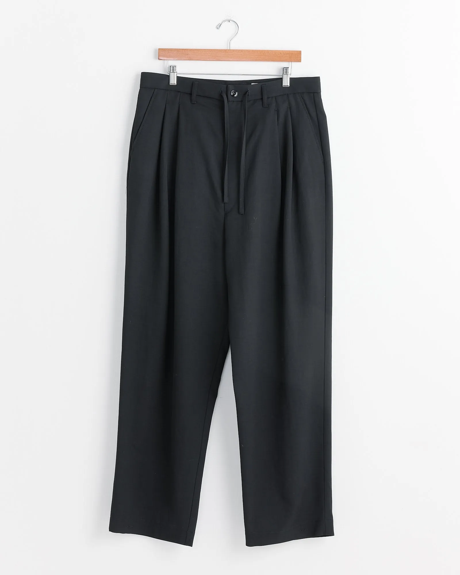 Drawstring Pleated Pant in Black