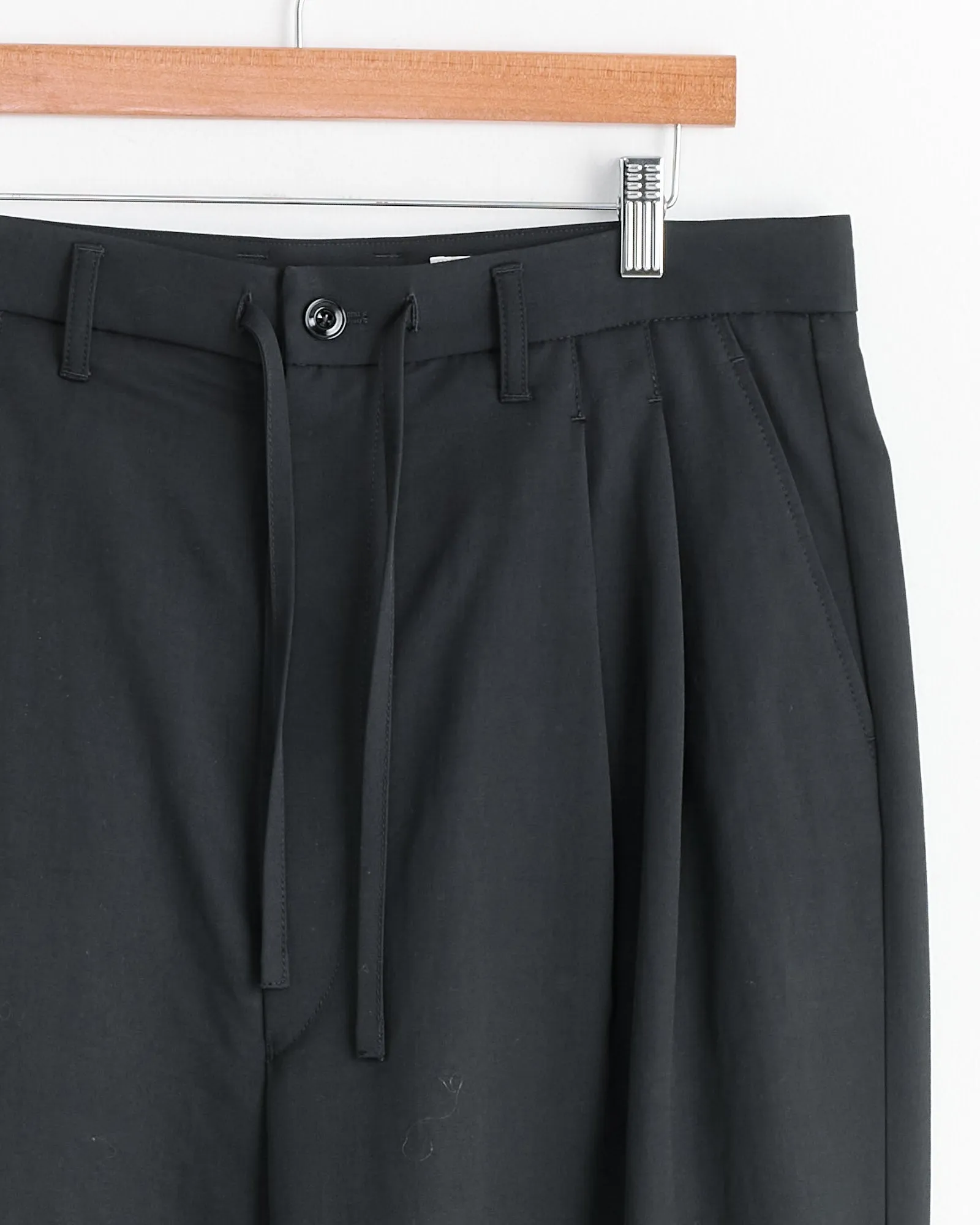 Drawstring Pleated Pant in Black