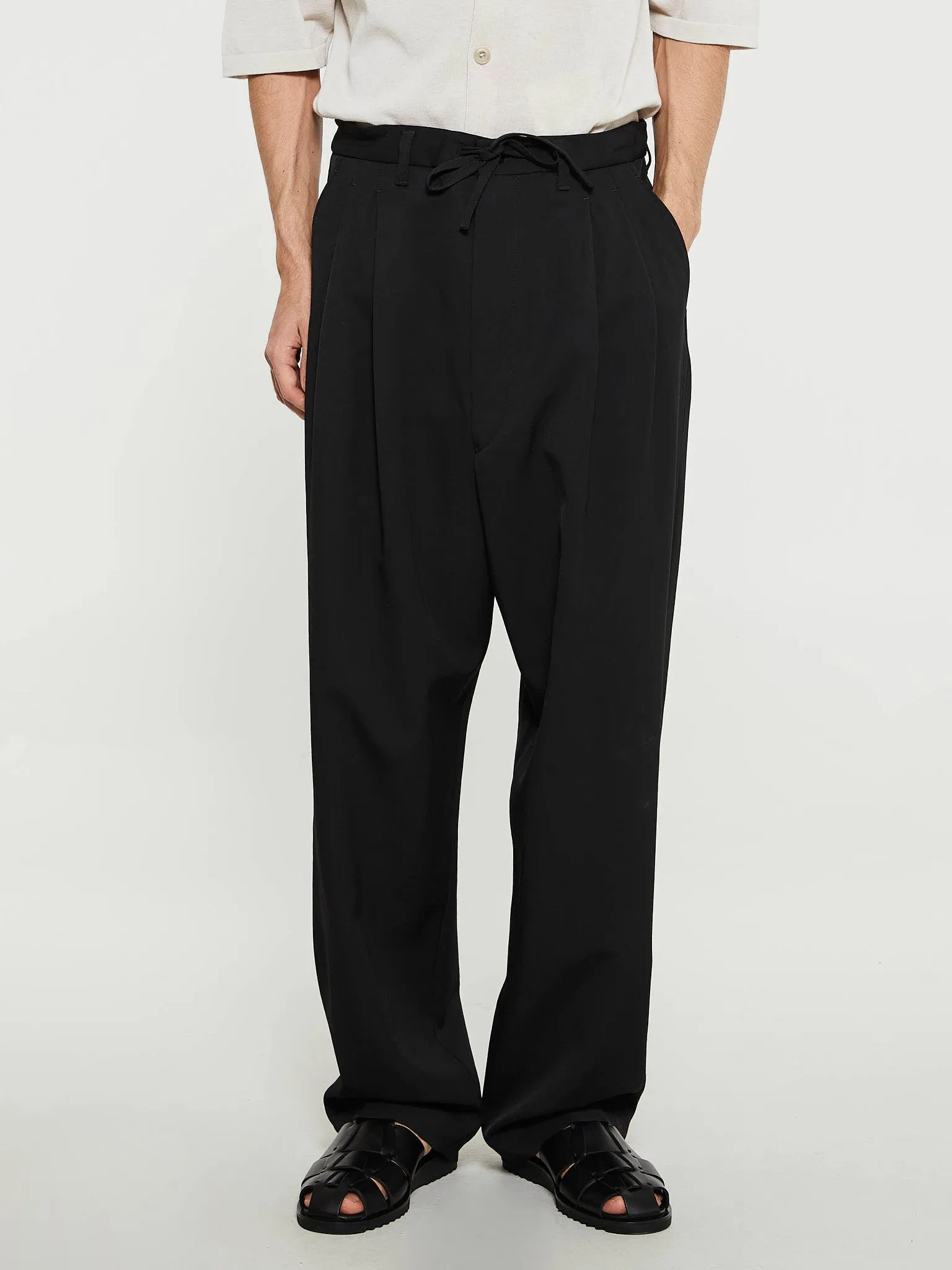 Drawstring Pleated Pants in Black