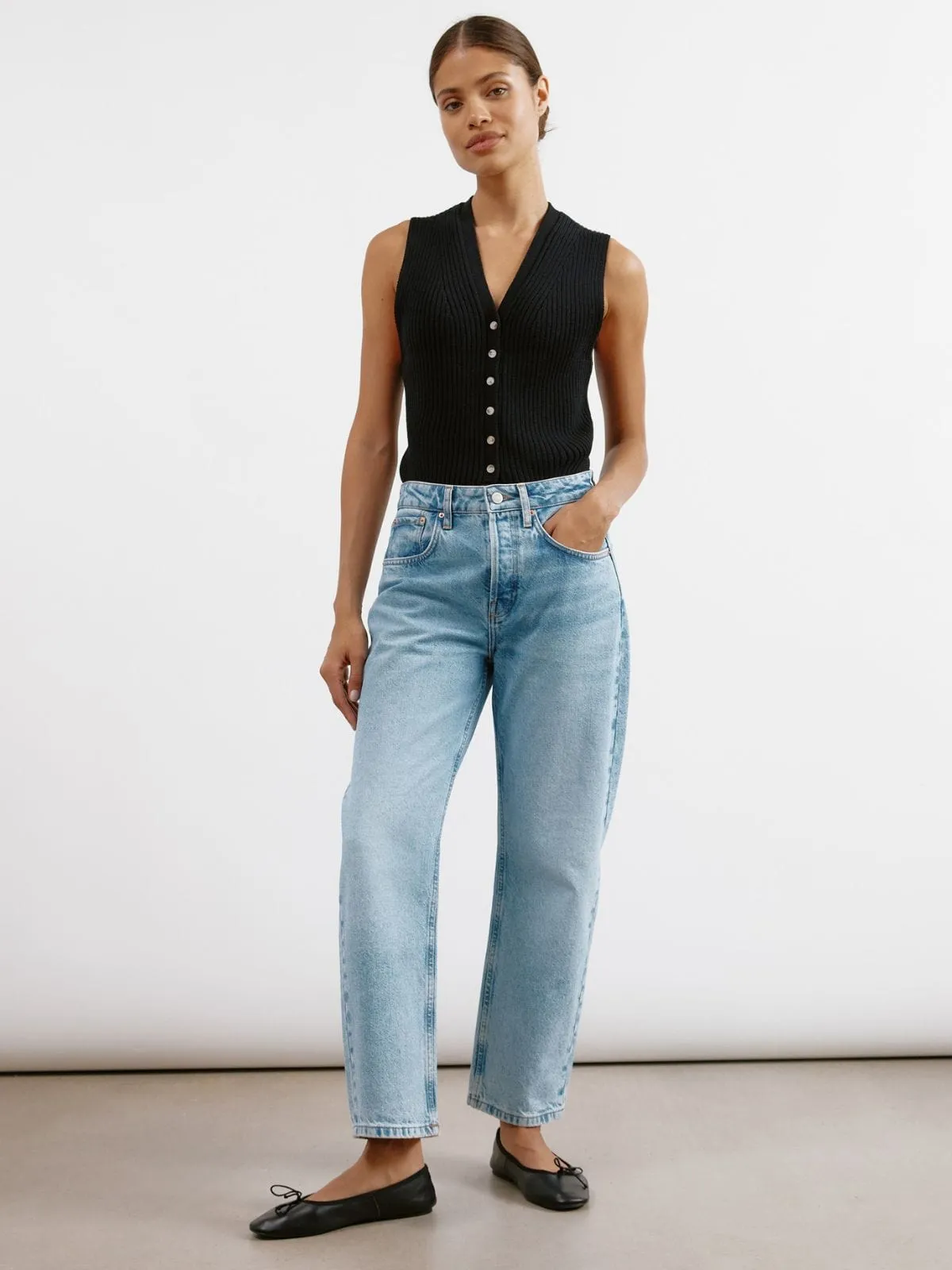 Light Wash Relaxed Jeans