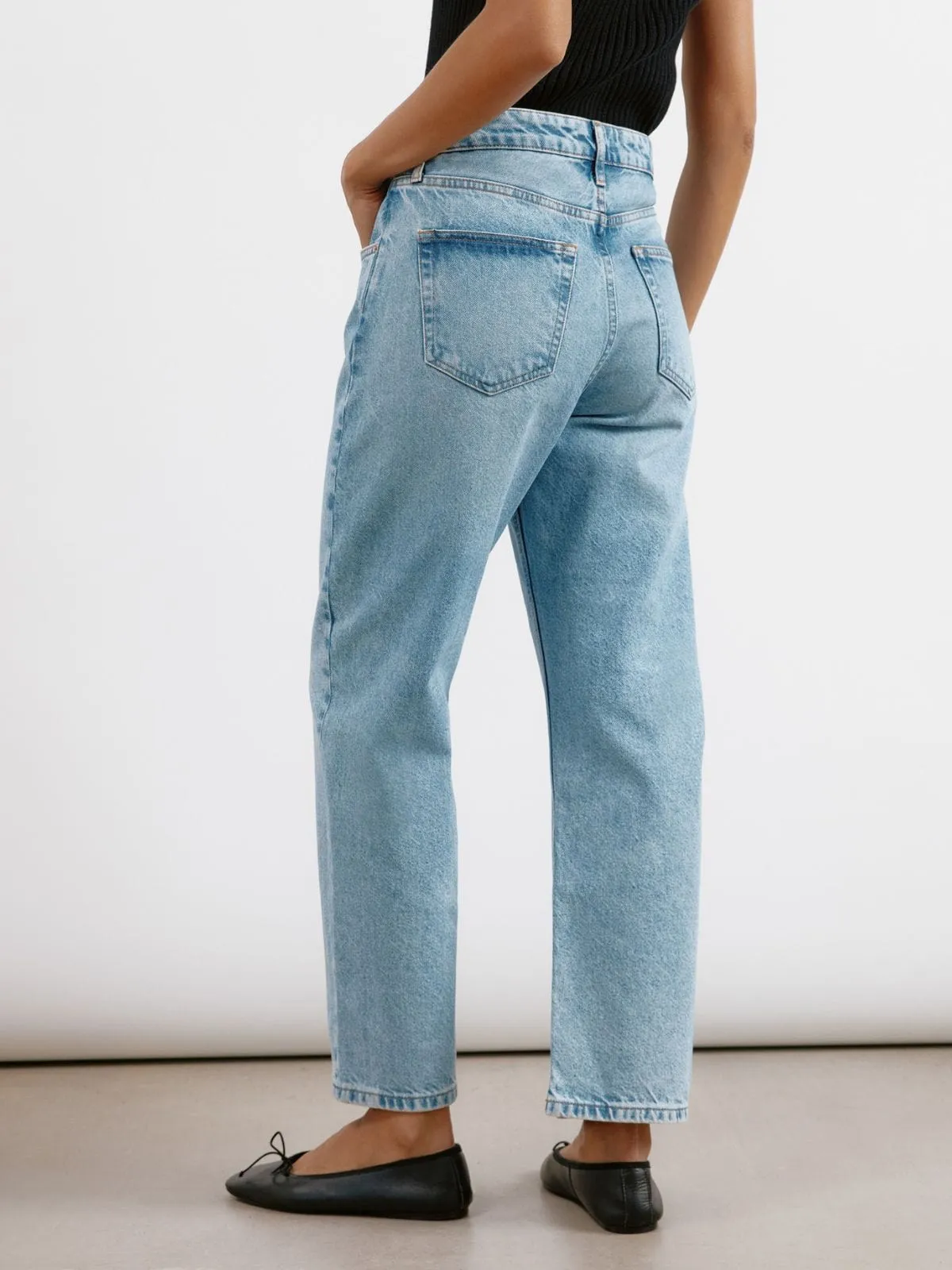 Light Wash Relaxed Jeans