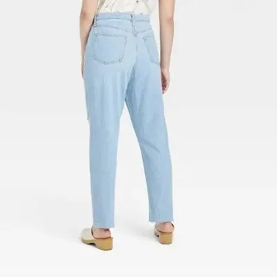 New - Universal Thread Women's Mid-Rise Distressed Boyfriend Jeans Ankle-Length Relaxed Fit, Light Wash
