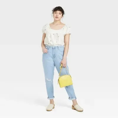 New - Universal Thread Women's Mid-Rise Distressed Boyfriend Jeans Ankle-Length Relaxed Fit, Light Wash