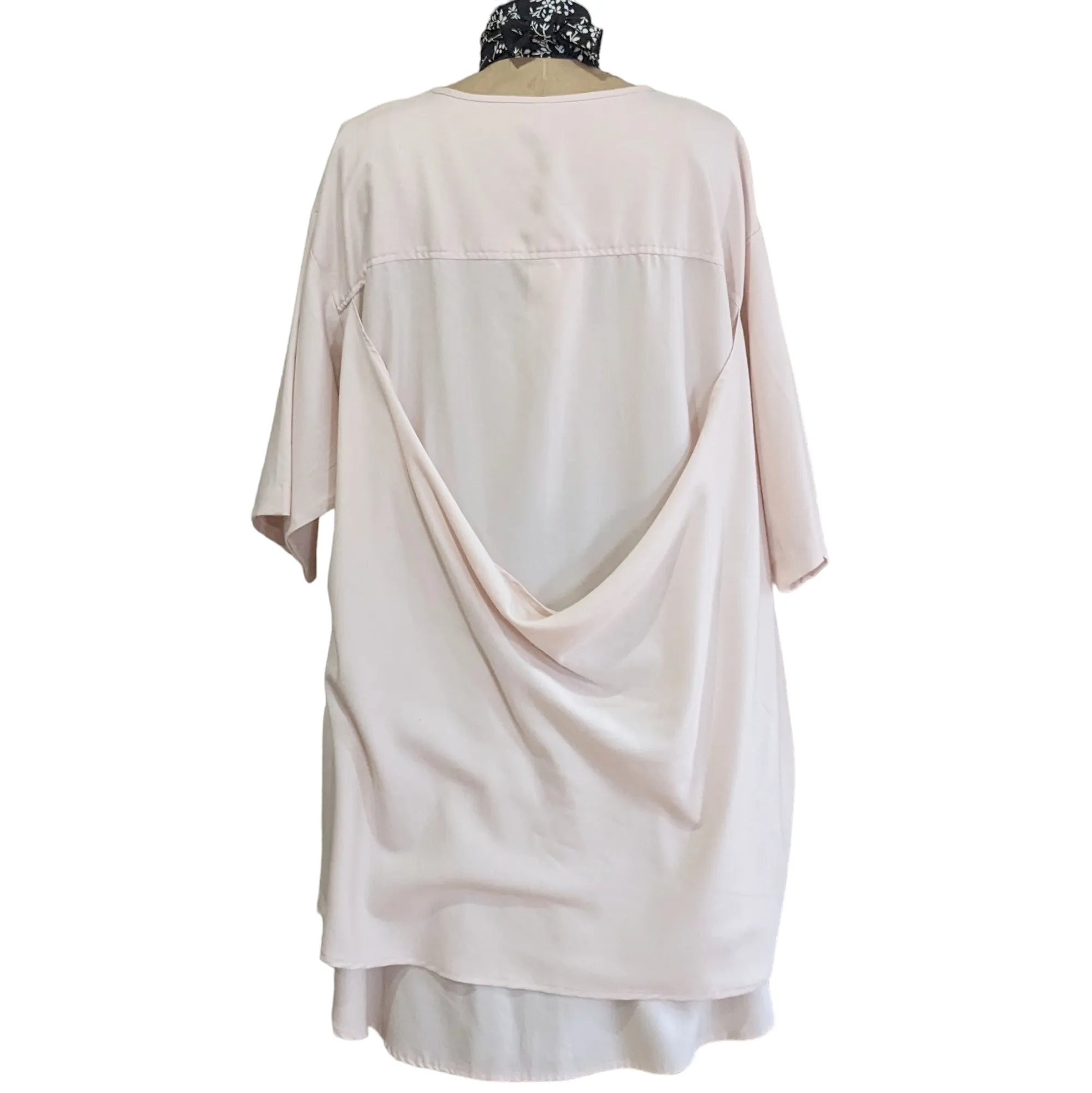 The Celect Drape Back Top Size XL NWT